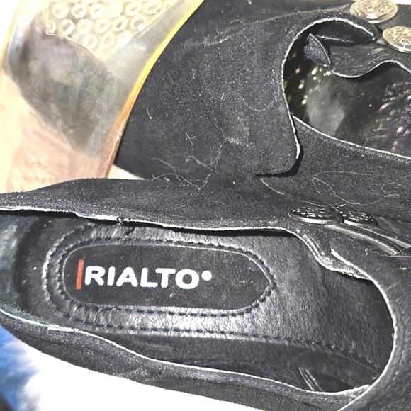 Chic, Very Chic! - Picture 9 of 10